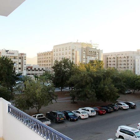 Sahara Hotel Apartments Mascate Extérieur photo