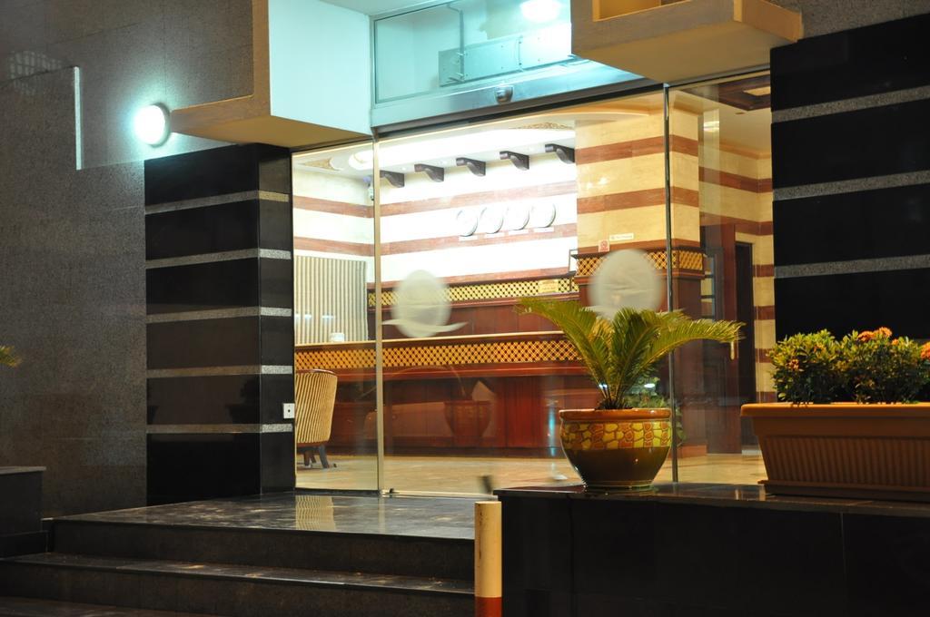 Sahara Hotel Apartments Mascate Extérieur photo