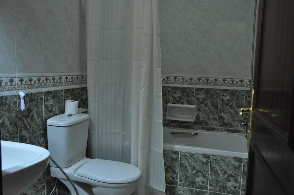 Sahara Hotel Apartments Mascate Extérieur photo